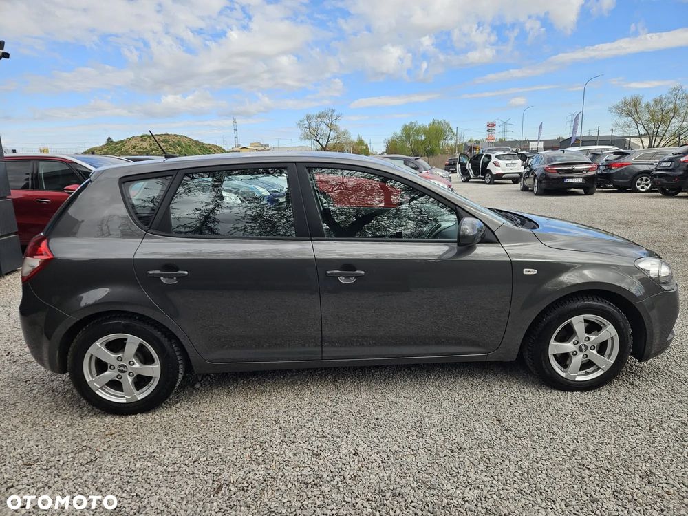 Kia Ceed 1.4 CVVT Spirit - 13