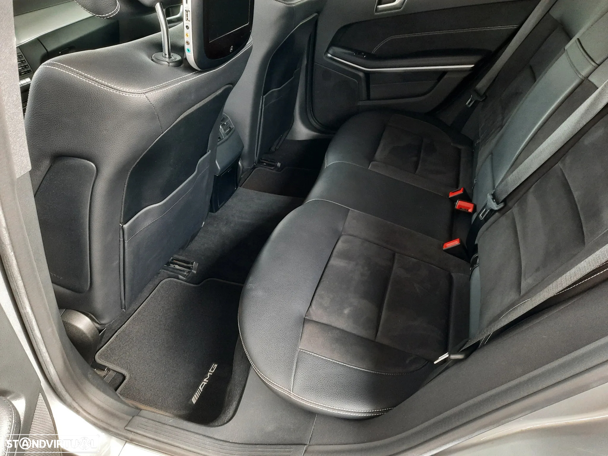 Mercedes-Benz E 300 Bluetec Hybrid Avantgarde - 39