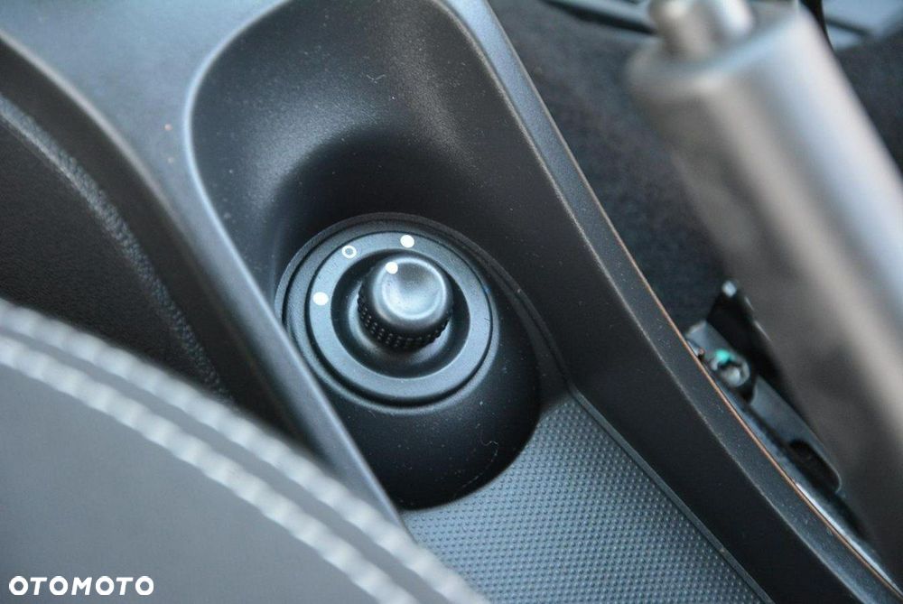 Dacia Duster 1.6 16V 105 4x2 Laureate - 28