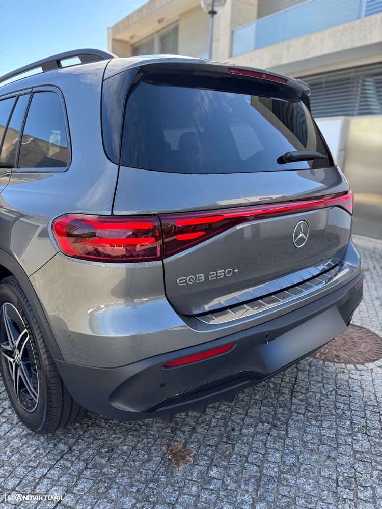 Mercedes-Benz EQB 250+ AMG Line - 3
