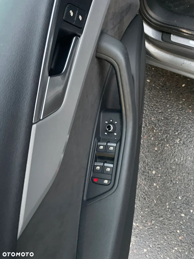 Audi A4 Avant 2.0 TDI S tronic - 17