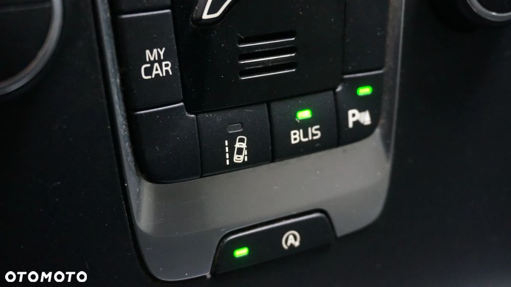 Volvo V40 Cross Country D3 Drive-E SCR Momentum - 33