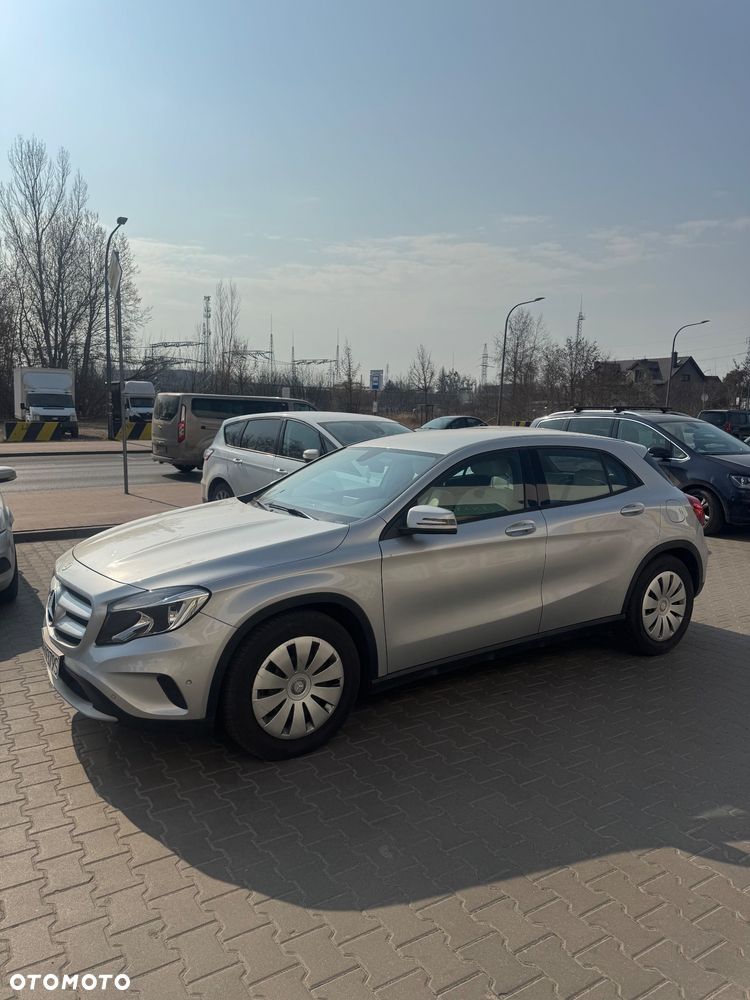 Mercedes-Benz GLA - 2