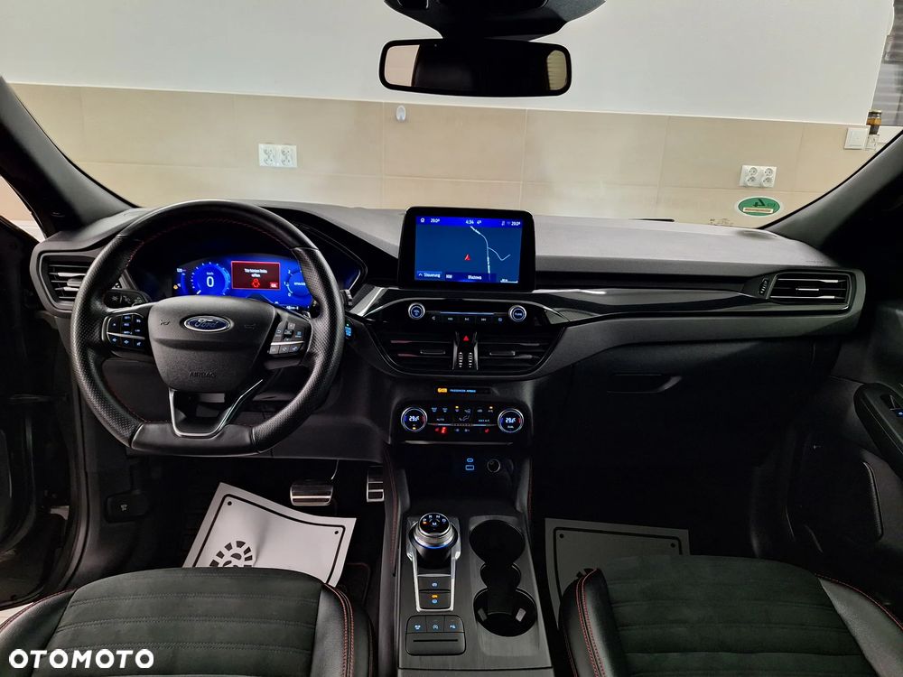 Ford Kuga 2.0 EcoBlue 4x4 ST-LINE X - 24