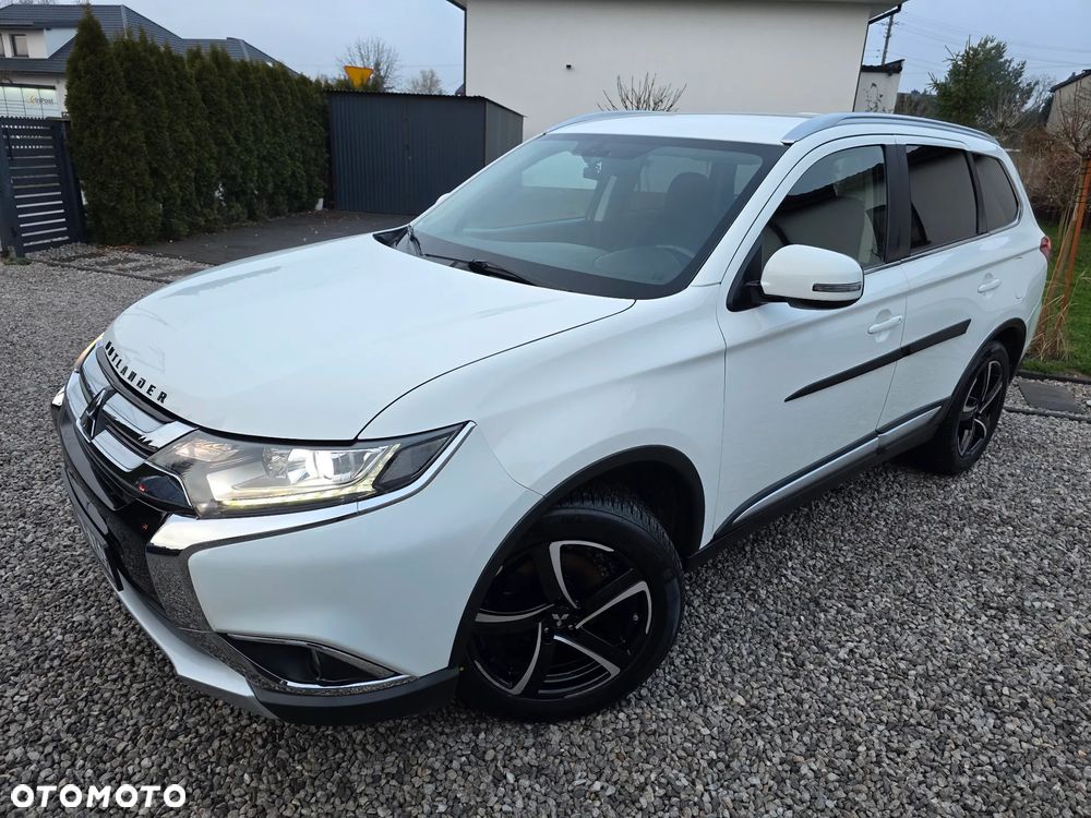 Mitsubishi Outlander 2.0 2WD Diamant Edition - 2