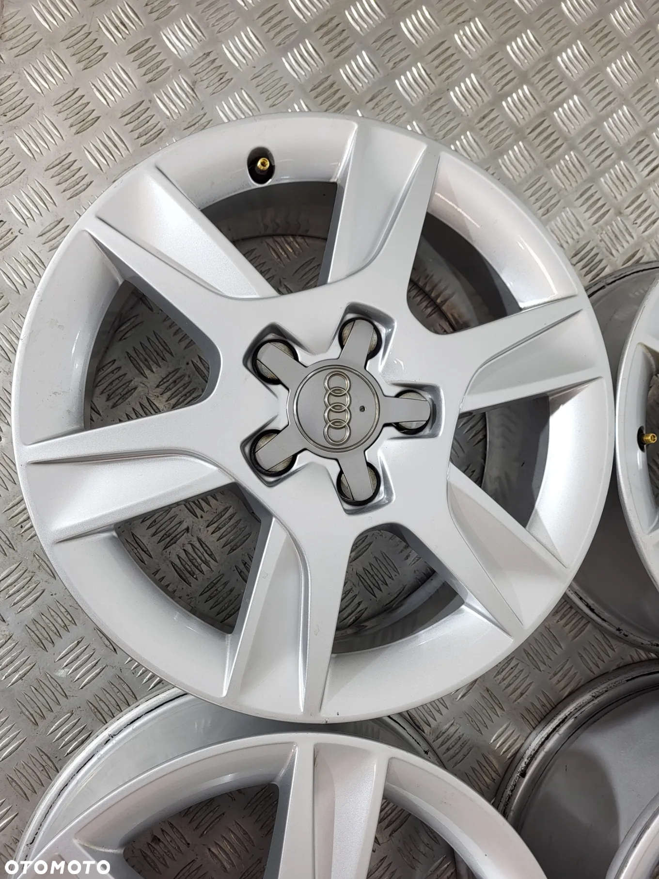 Audi A3 Felgi Aluminiowe 16 8P0601025AN 5x112 - 3