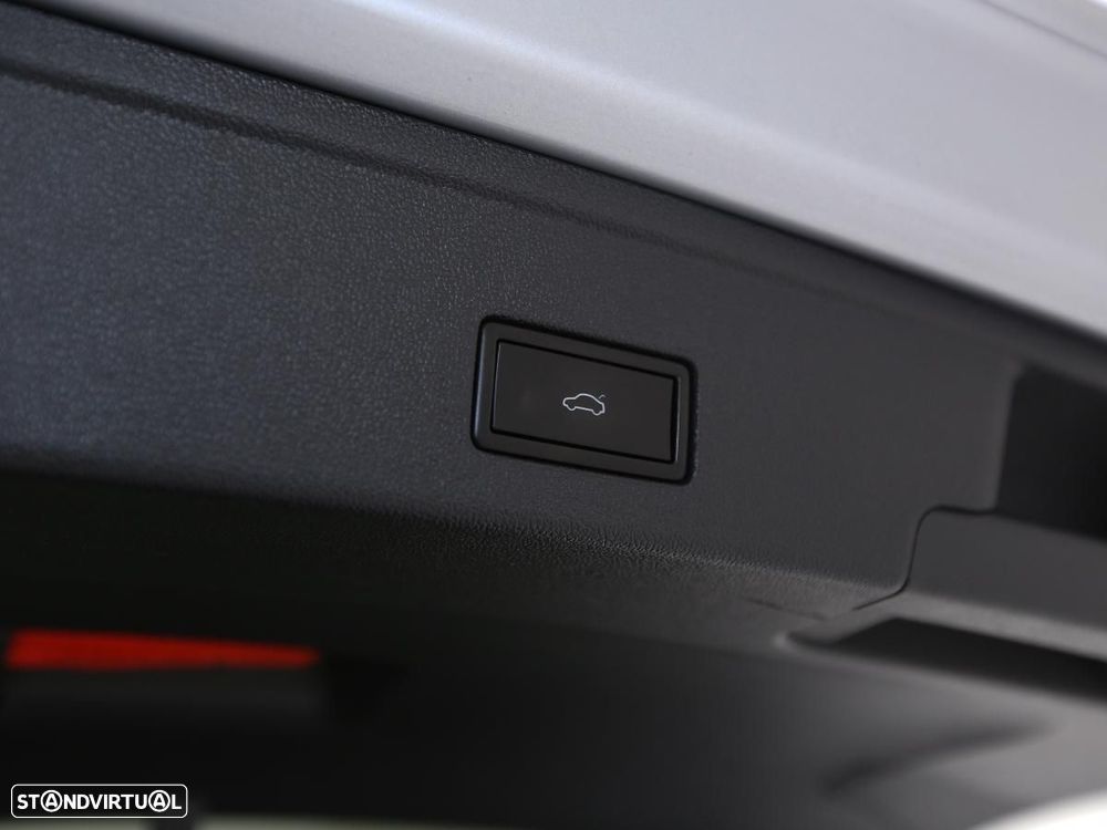 VW Touareg 3.0 TDI V6 Elegance - 15