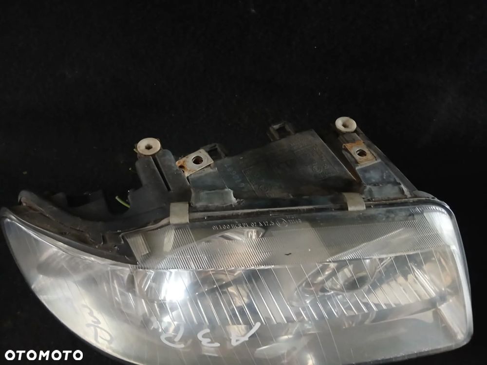 Audi A3 8L Lift lampa przednia  prawa - 2