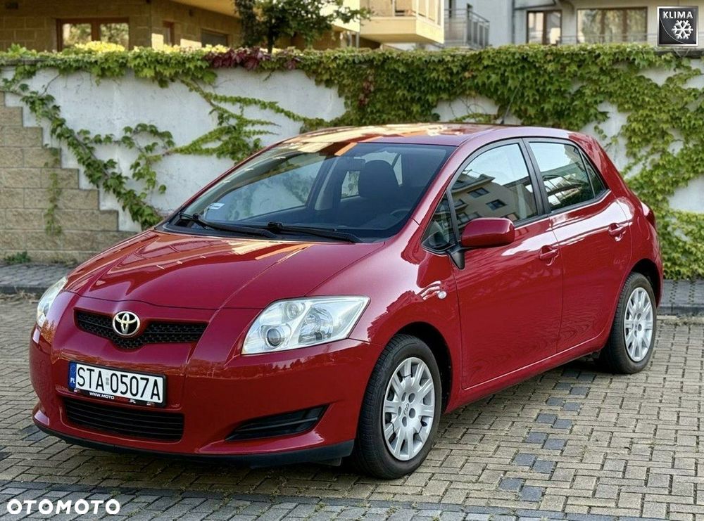 Toyota Auris 1.33 VVT-i Terra - 1