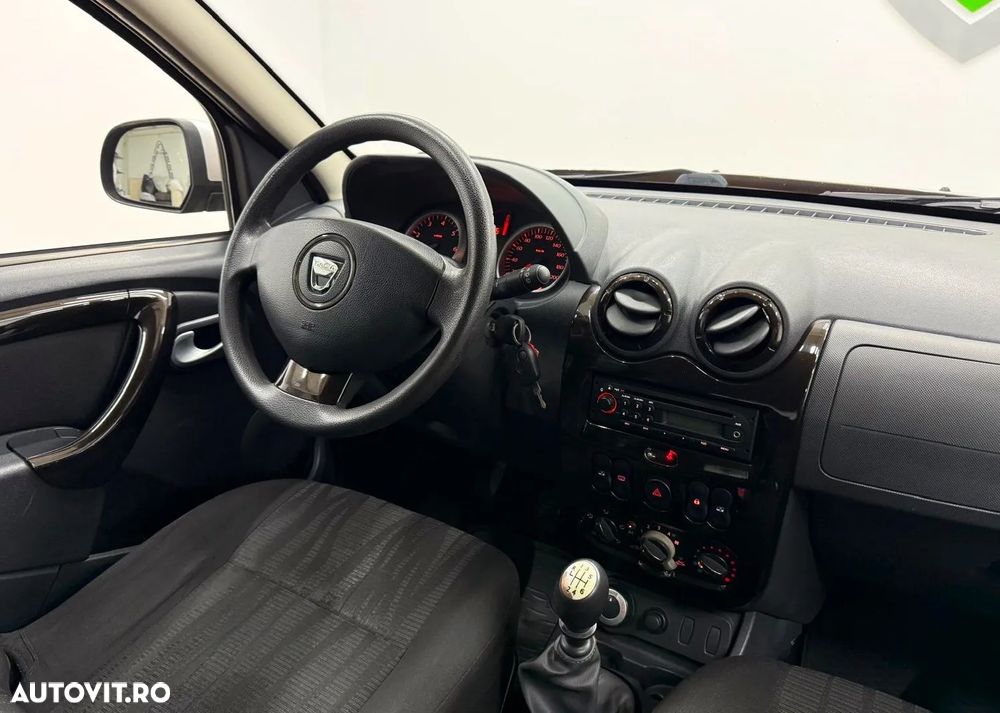 Dacia Duster 1.6 16V 4x4 - 8