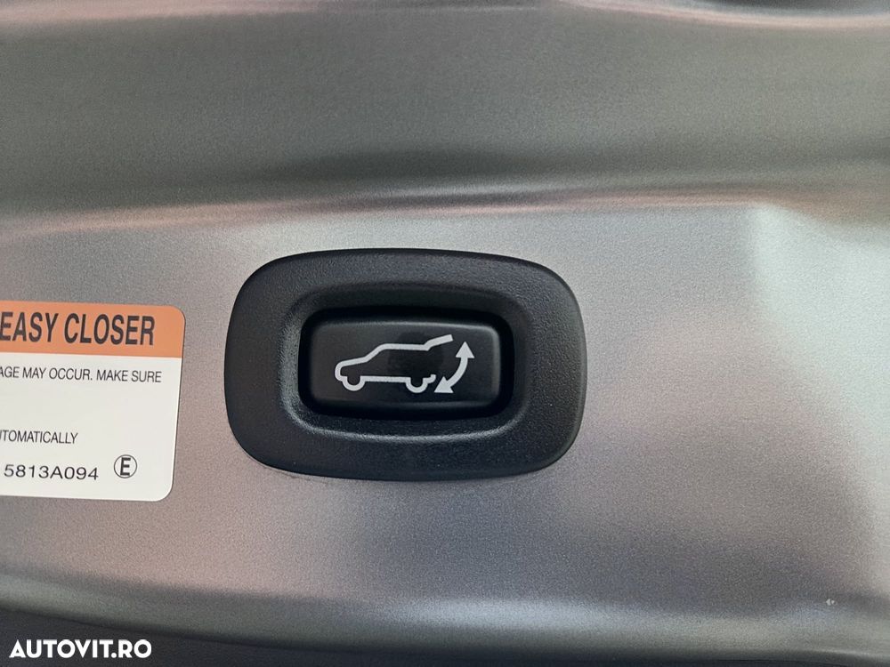 Mitsubishi Outlander - 32