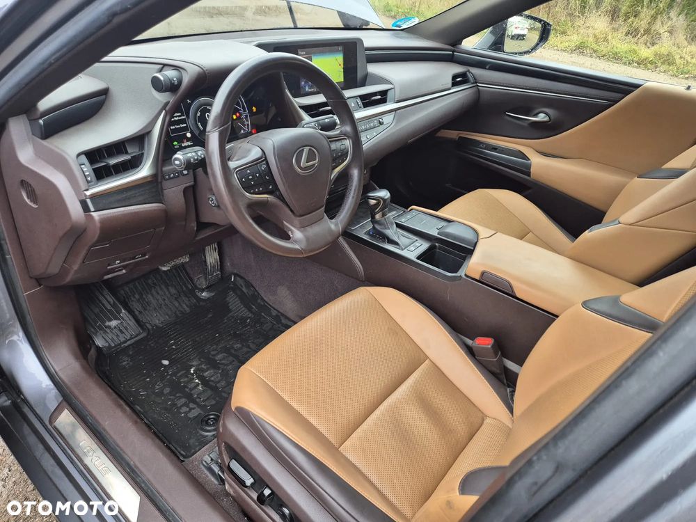 Lexus ES 300h Business Line - 35