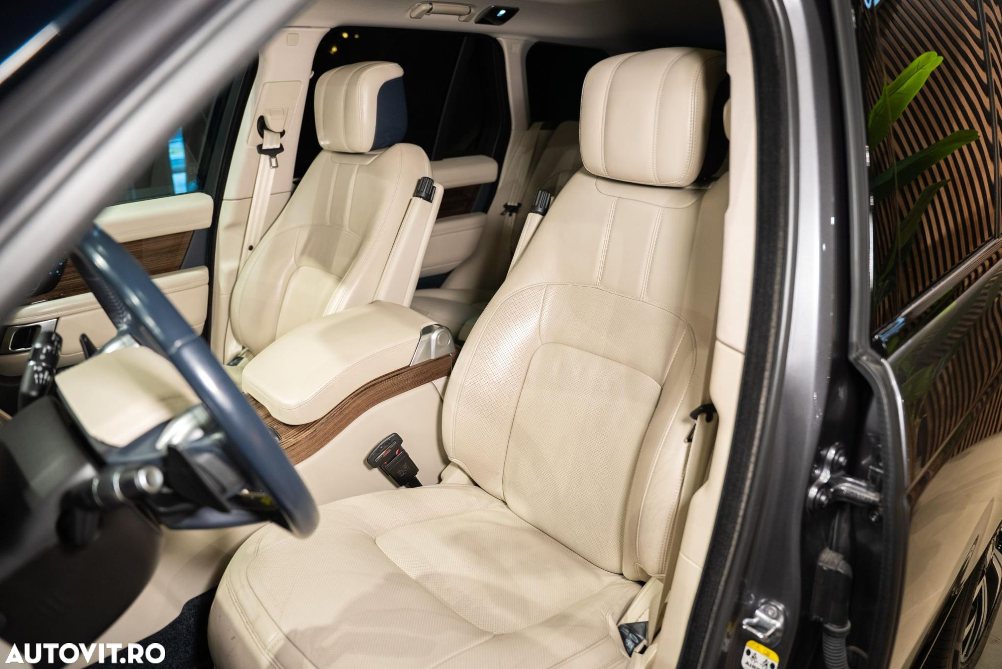 Land Rover Range Rover - 25
