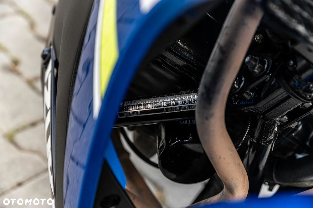 Suzuki GSX-R - 35