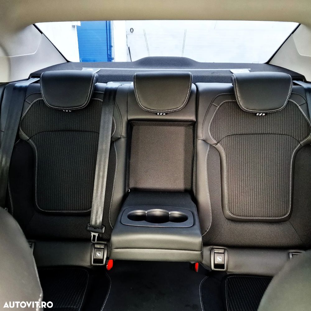 Renault Megane TCe 140 GPF Intens - 14