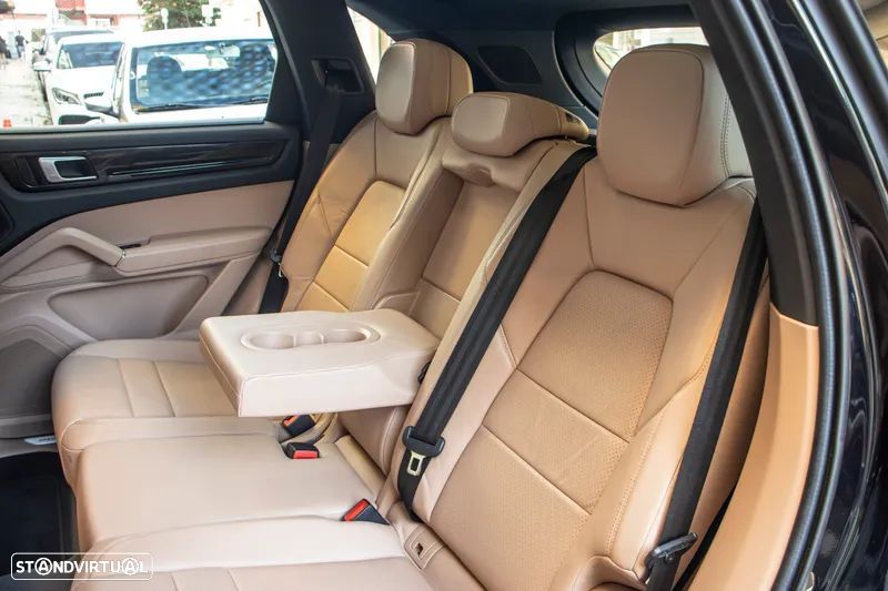Porsche Cayenne - 11