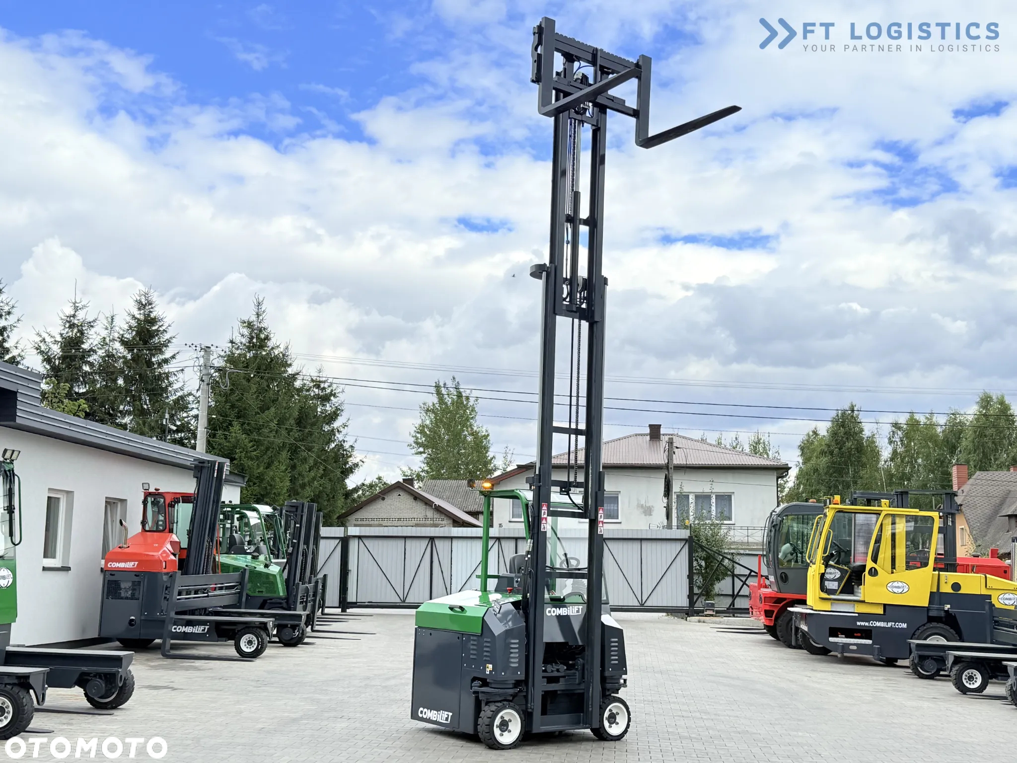 Combilift CBE2500 / TRIPLEX / 5500MM / WOLNY SKOK / NAPĘD ELEKTRYCZNY / JEDYNIE 2300MTH / POZYCJONER / PRZESUW BOCZNY / NOWE OPONY / JAK NOWY / Szeroka oferta wózków czterokierunkowych i bocznych, dopasowanych do różnorodnych potrzeb i zastosowań. - 40
