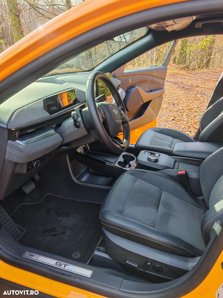 Ford Mustang Mach-E AWD GT - 9