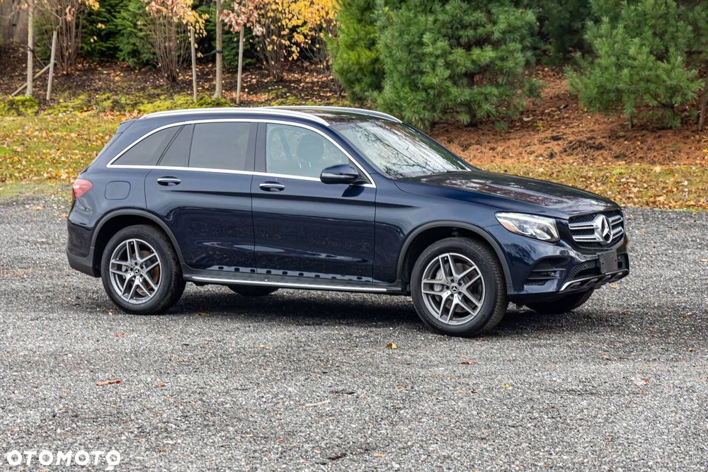 Mercedes-Benz GLC 300 4Matic 9G-TRONIC AMG Line - 11