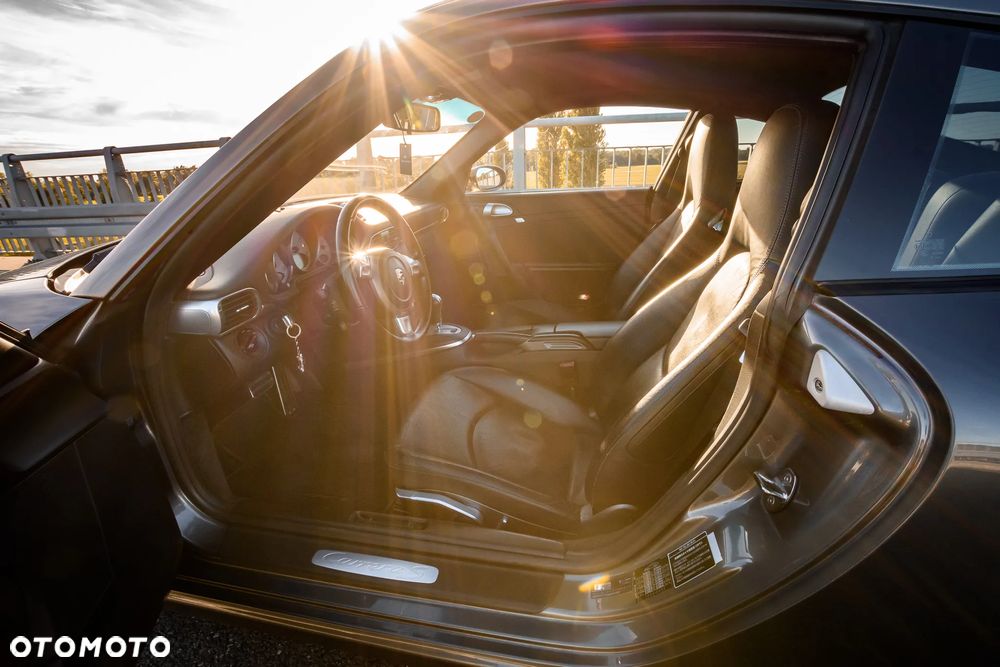 Porsche 911 Carrera S Tiptronic - 12