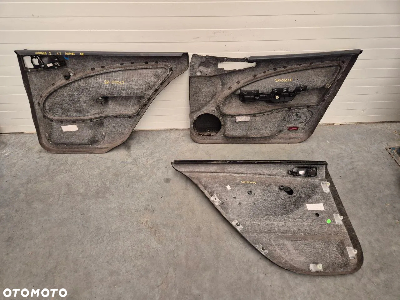 VW AUDI SEAT SKODA BOCZEK DRZWI - 29