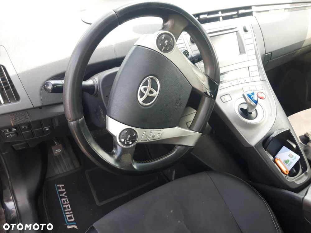 Toyota Prius (Hybrid) - 20