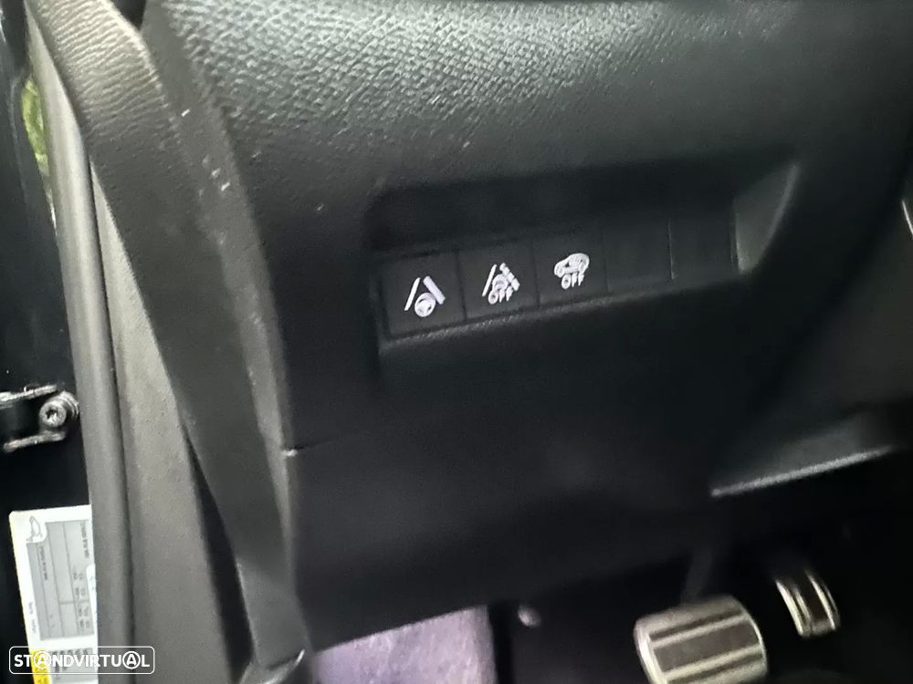 Peugeot e-2008 GT Pack - 34