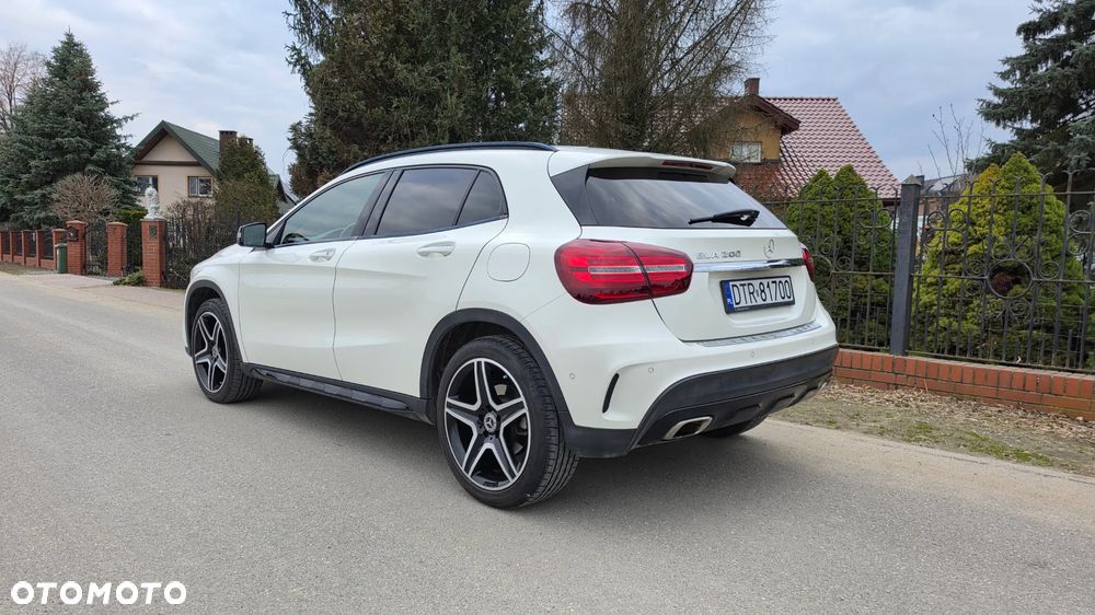 Mercedes-Benz GLA 200 7G-DCT AMG Line - 11