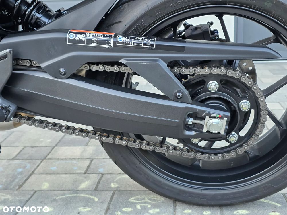 Honda CB - 32