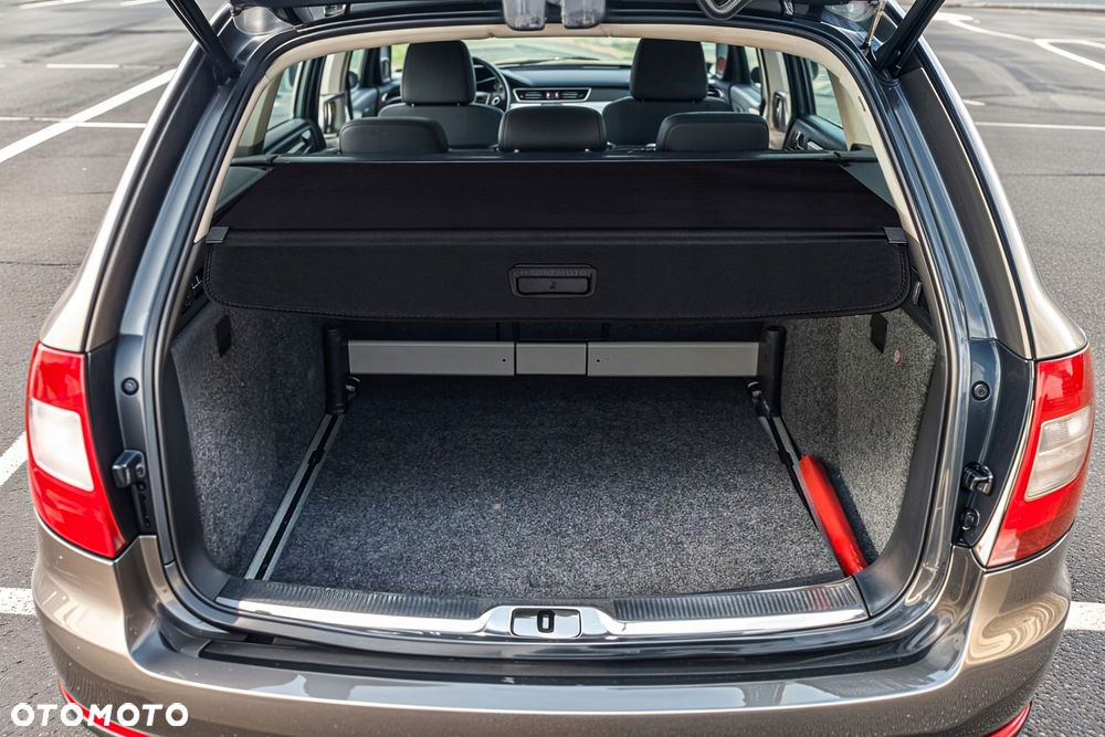 roleta bagażnika czarna 3t9867871e skoda superb ii b6 2008-2015 kombi - 2