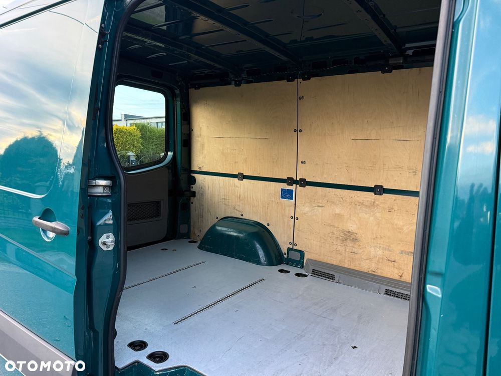 Mercedes-Benz Sprinter - 12