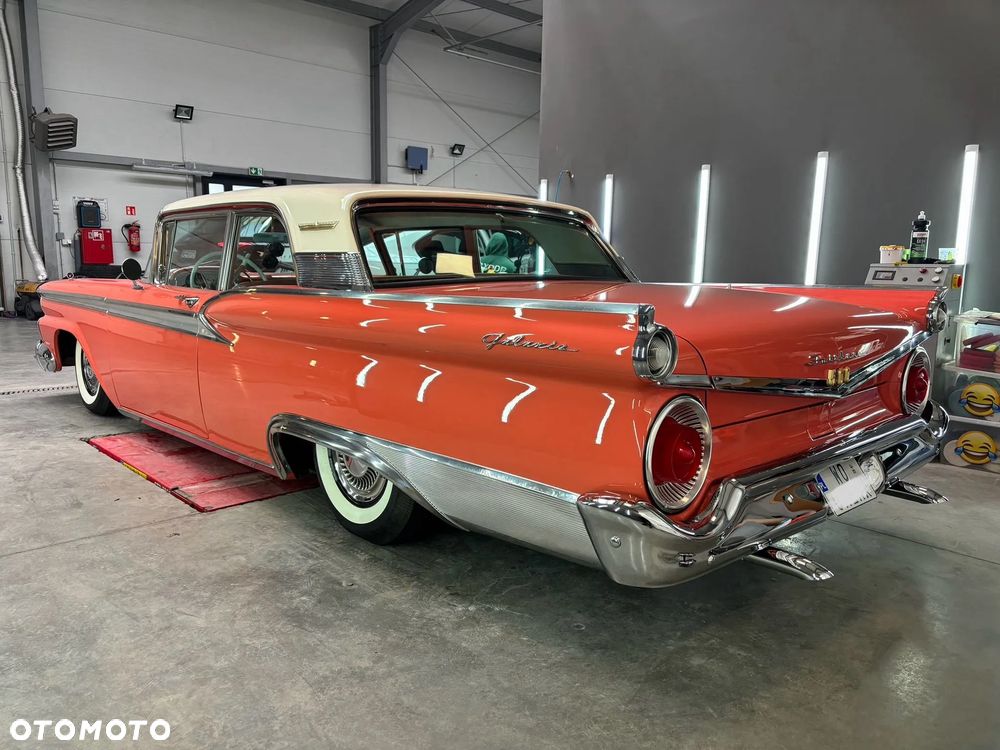 Ford Fairlane - 4