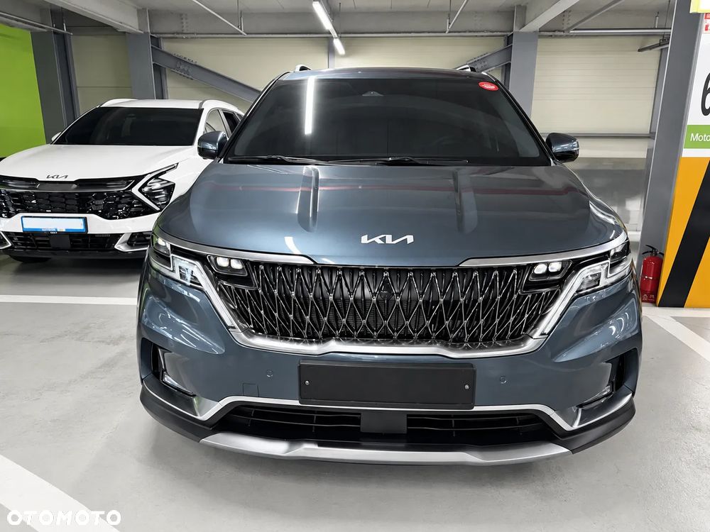 Kia Carnival - 3