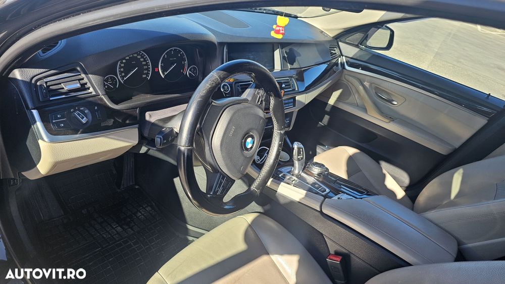 BMW Seria 5 520d Aut. Luxury Line - 9