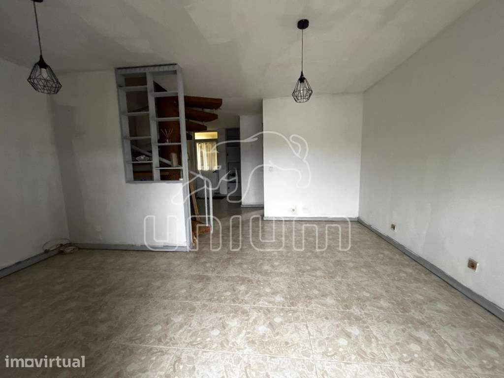 Apartamento T3 Duplex com 2 Casas de Banho e Cozinha Equipada em Da... - Grande imagem: 2/13