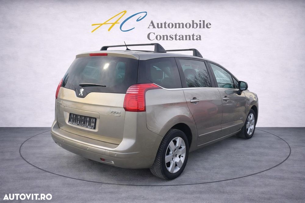 Peugeot 5008 - 12