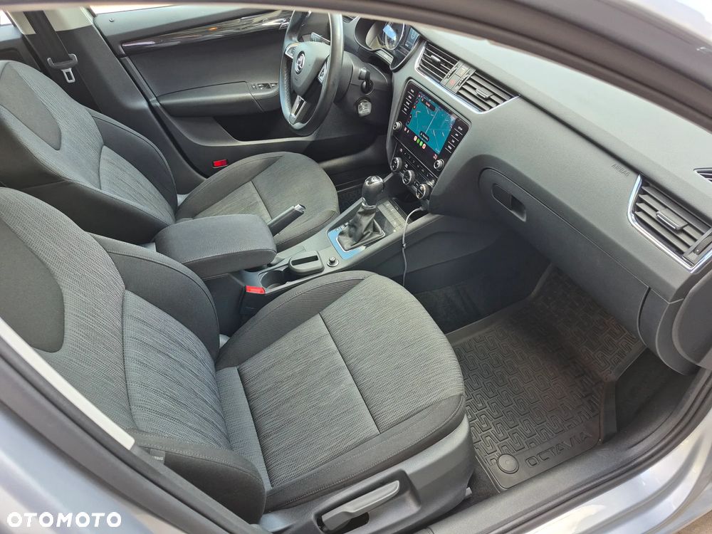Skoda Octavia 2.0 TDI SCR Style DSG - 9