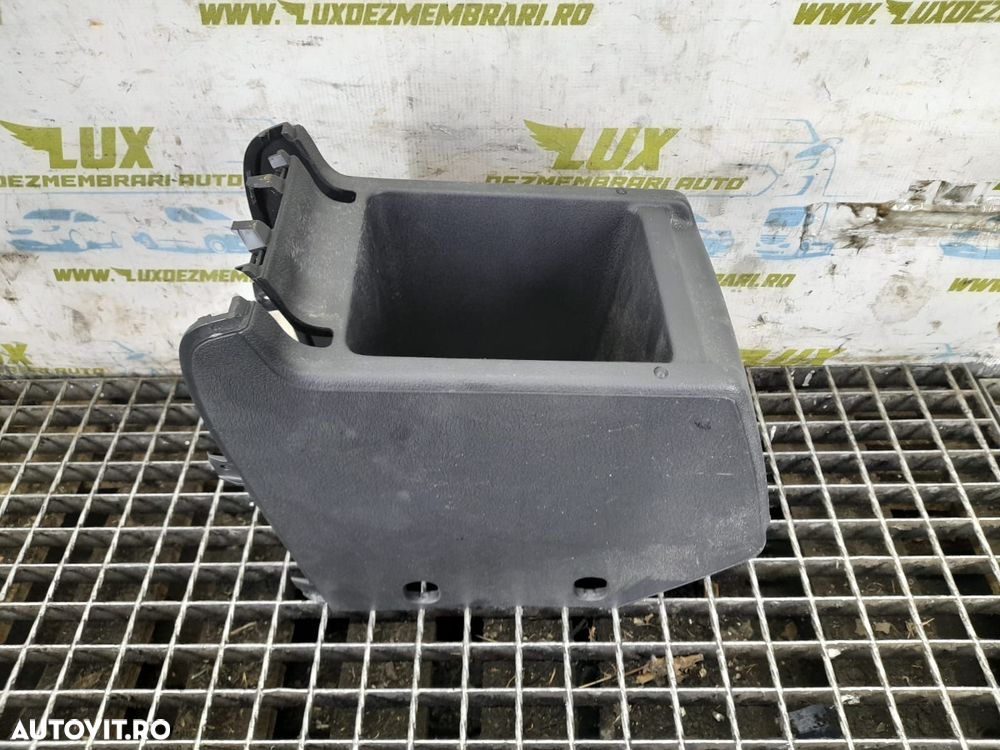 Compartiment consola centrala bord  5N0863323 Volkswagen VW Tiguan 1 - 3