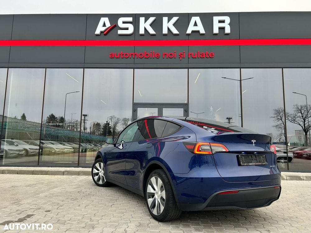 Tesla Model Y Long Range Dual Motor AWD - 10