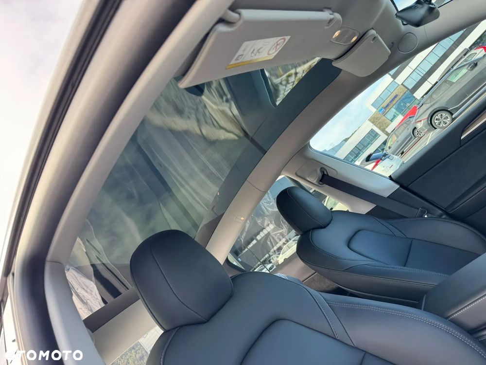 Tesla Y Model Long Range Dual Motor AWD - 16