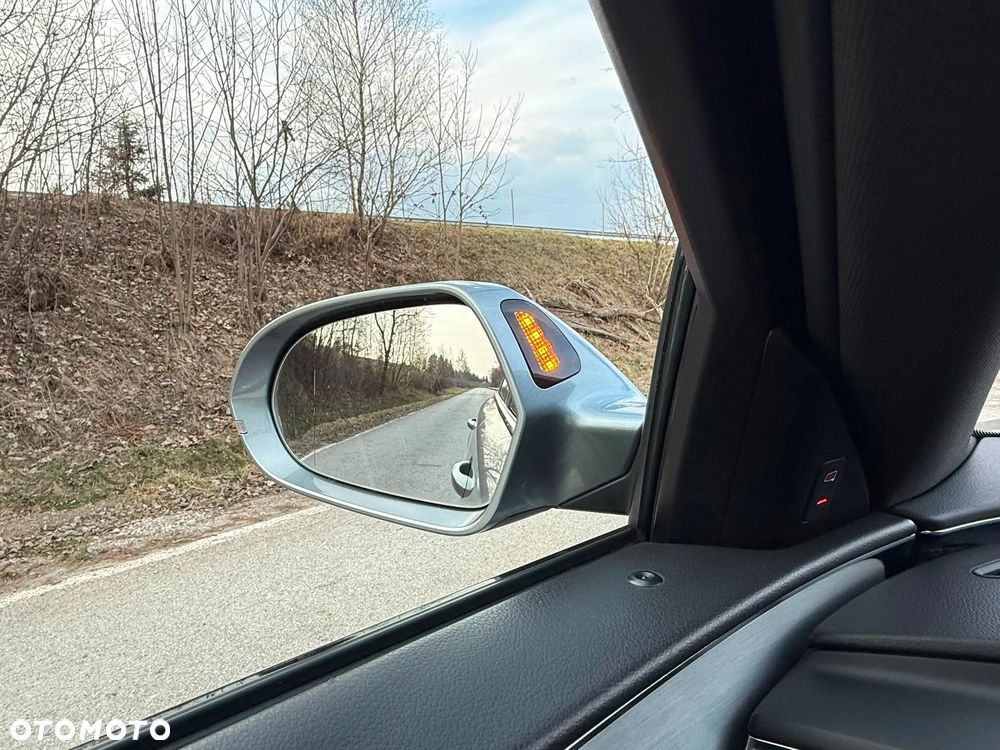 Audi A6 Avant 2.0 TDI Ultra S tronic - 41
