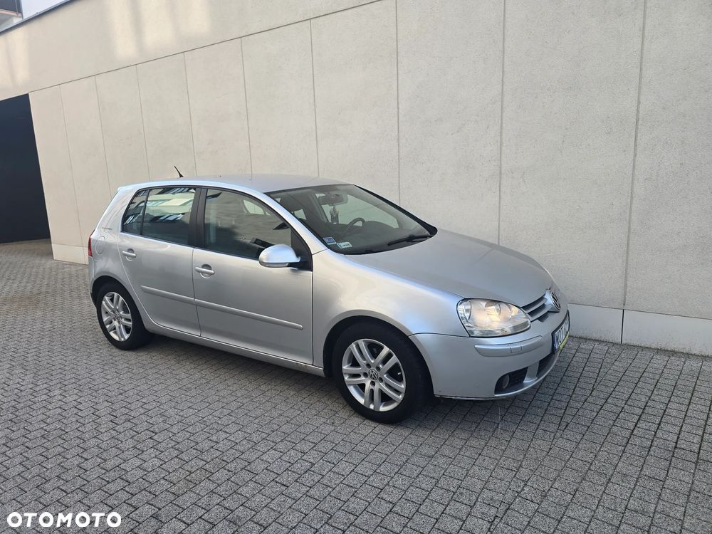 Volkswagen Golf V 1.6 Comfortline - 1