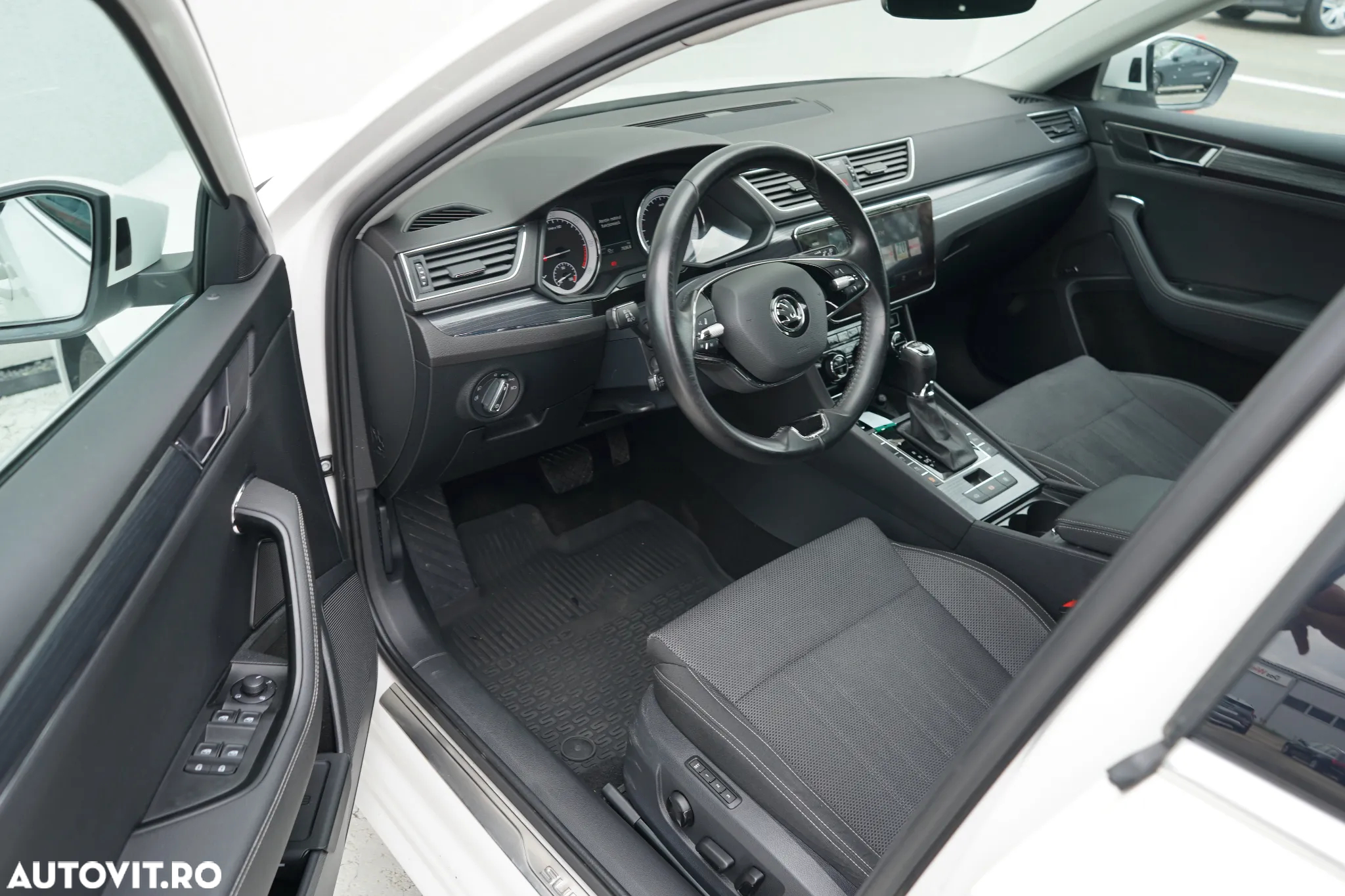 Skoda Superb Combi 2.0 TDI 4X4 DSG Style - 12