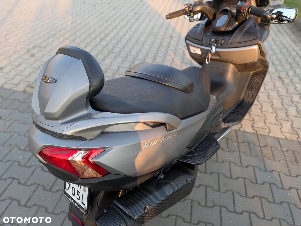 Suzuki Burgman - 17