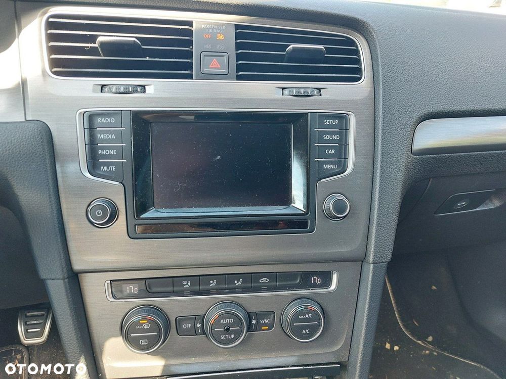 Volkswagen Golf - 21