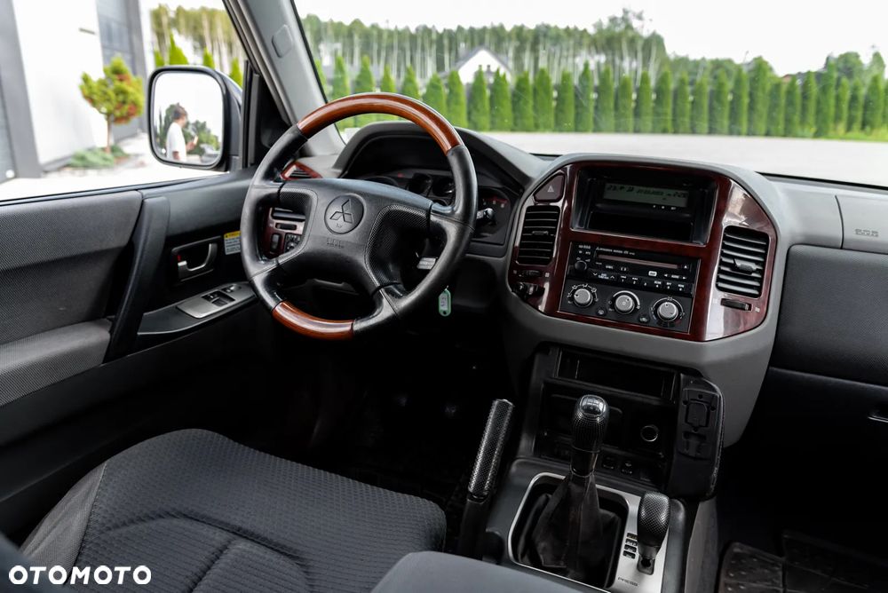 Mitsubishi Pajero 2005