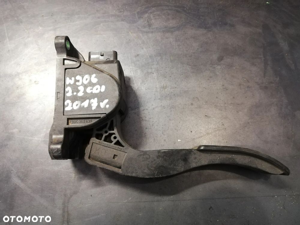 MERCEDES SPRINTER 906 2.2 CDI POTENCJOMETR GAZU A4473000200