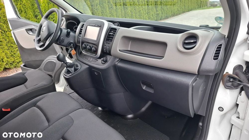 Renault Trafic - 25