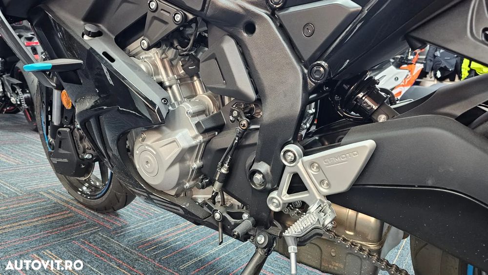 CF Moto 675 SR-R - 6