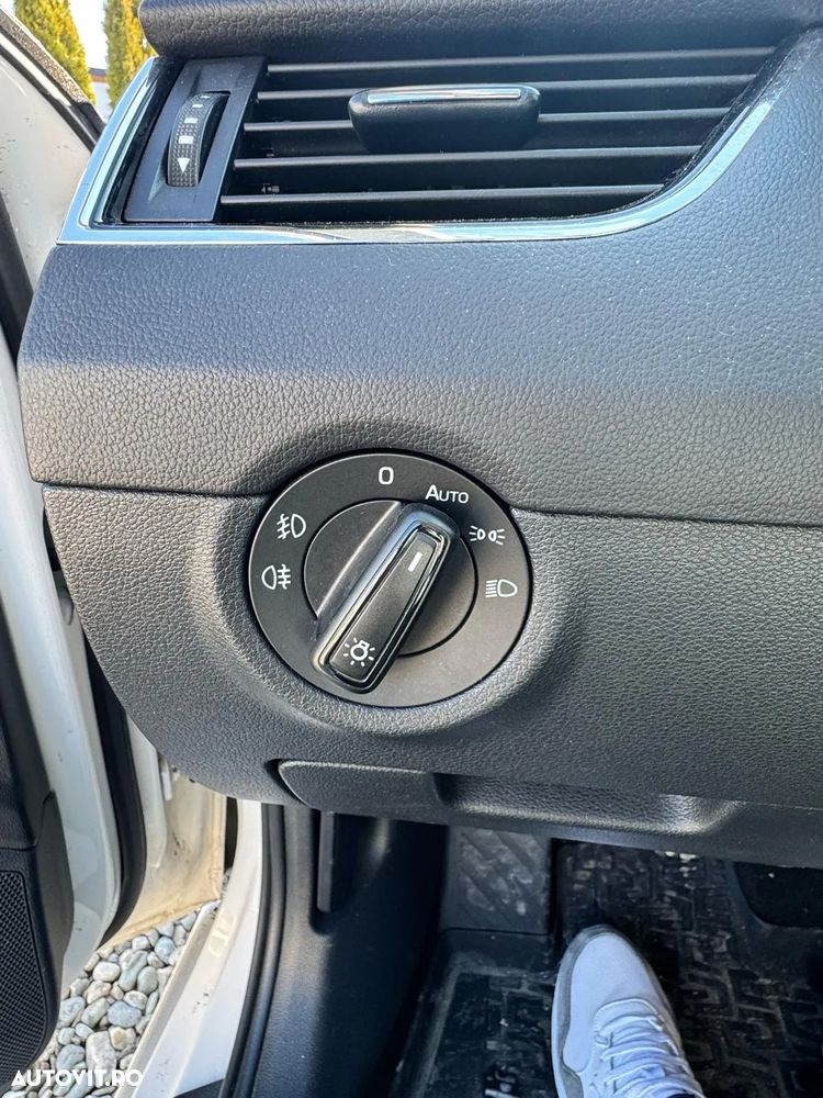 Skoda Octavia 2.0 TDI ELEGANCE - 9